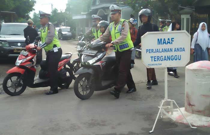 Angka Kecelakaan Pelajar Blitar Tinggi, Angkutan Umum Bakal Diubah Jadi Angkutan Sekolah Angka Kecelakaan Pelajar Blitar Tinggi, Angkutan Umum Bakal Diubah Jadi Angkutan Sekolah