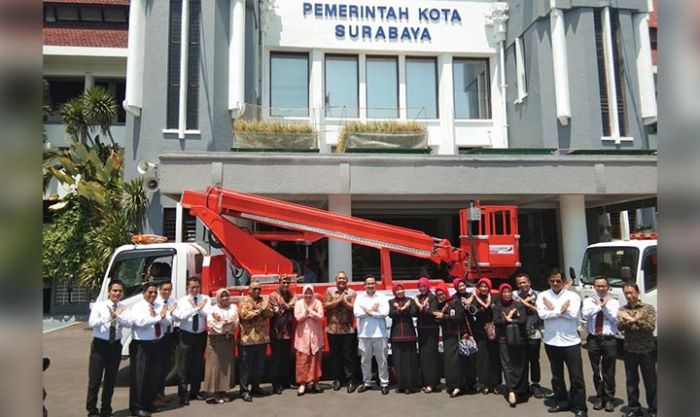 Wali Kota Risma Terima Dua CSR Sekaligus di Hari Ultahnya Wali Kota Risma Terima Dua CSR Sekaligus di Hari Ultahnya
