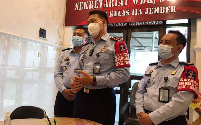 Dituduh Sebagai Spionase Polisi, Warga Binaan Lapas Kelas II A Jember Dihajar Napi Baru Dituduh Sebagai Spionase Polisi, Warga Binaan Lapas Kelas II A Jember Dihajar Napi Baru