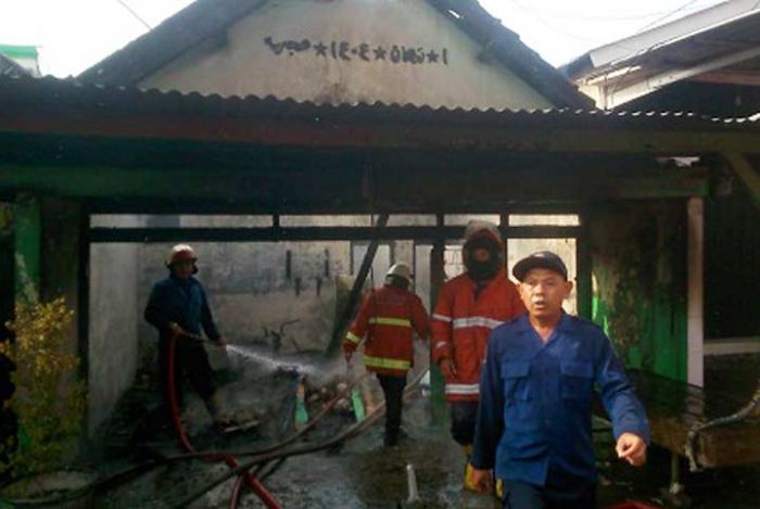 Kebakaran Rumah di Waru, Sidoarjo Kebakaran Rumah di Waru, Sidoarjo