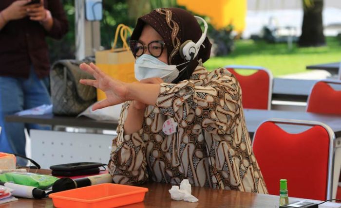 Wali Kota Risma Bahas Pembukaan Jalan hingga Aktivitas Usaha Warga Gunung Anyar Wali Kota Risma Bahas Pembukaan Jalan hingga Aktivitas Usaha Warga Gunung Anyar