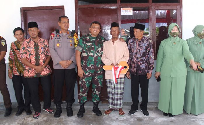 Dandim 0826/Pamekasan Serahkan Rumah Program Renovasi RTLH Dandim 0826/Pamekasan Serahkan Rumah Program Renovasi RTLH