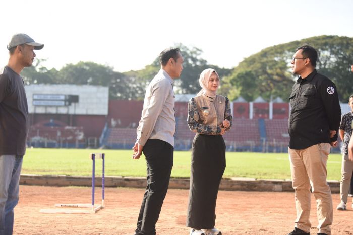Vinanda Tinjau Renovasi Stadion Brawijaya, Upayakan Persik Tetap Berkandang di Kota Kediri Vinanda Tinjau Renovasi Stadion Brawijaya, Upayakan Persik Tetap Berkandang di Kota Kediri