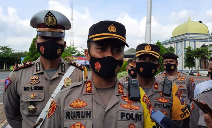 289 Personel Gabungan Siap Halau Pemudik yang Masuk Tuban 289 Personel Gabungan Siap Halau Pemudik yang Masuk Tuban