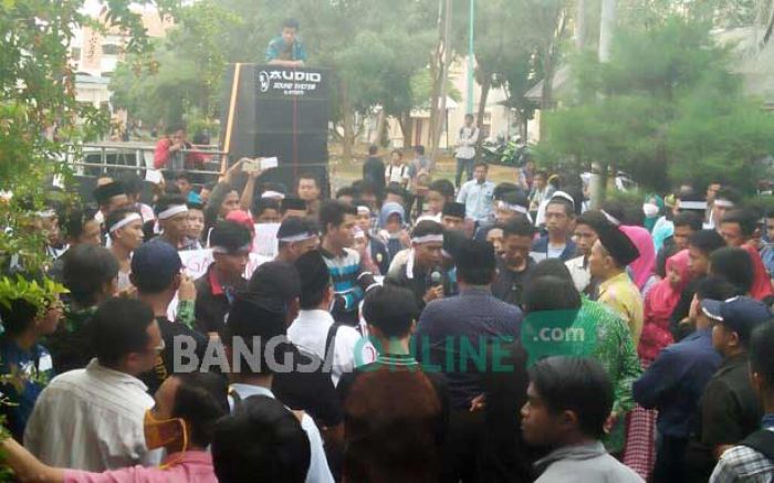 Perpustakaan STAIN Pamekasan Didemo Mahasiswa Perpustakaan STAIN Pamekasan Didemo Mahasiswa