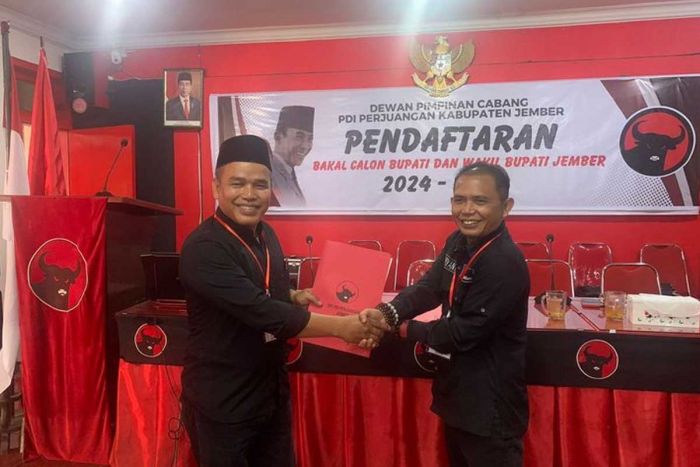 Pensiunan PNS Daftarkan Diri Sebagai Cabup-cawabup Jember ke PDIP Jember