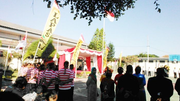 369 Napi di Lapas Kelas I Madiun Terima Remisi Kemerdekaan 369 Napi di Lapas Kelas I Madiun Terima Remisi Kemerdekaan