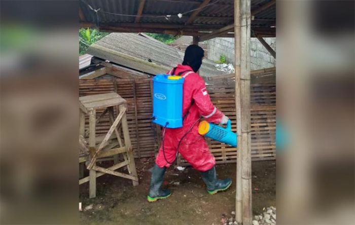 Cegah Corona, Pemkab Trenggalek Semprot Seluruh Pasar Cegah Corona, Pemkab Trenggalek Semprot Seluruh Pasar