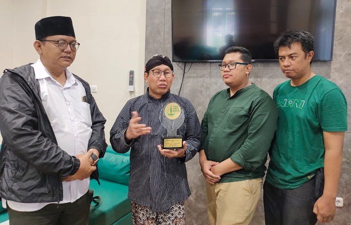 Jadi Tokoh Nahdliyin Inspiratif 2022, Gus Menteri Ajak FJN Sinergi Sebarkan Narasi Positif Jadi Tokoh Nahdliyin Inspiratif 2022, Gus Menteri Ajak FJN Sinergi Sebarkan Narasi Positif