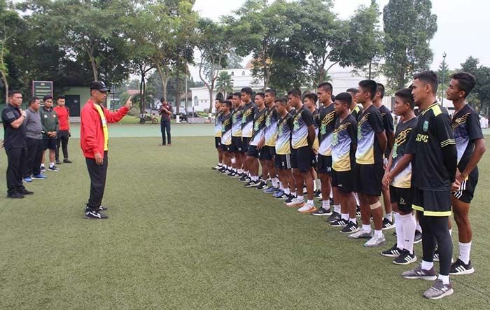 Danrem 084/BJ Tinjau Kesiapan Kontingen Liga Santri Piala Kasad di Bandung Danrem 084/BJ Tinjau Kesiapan Kontingen Liga Santri Piala Kasad di Bandung