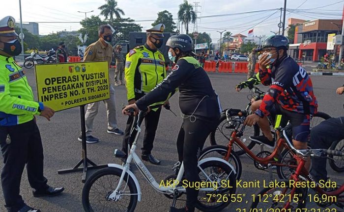 36 Orang Terjaring Operasi Yustisi Prokes di Bundaran TPI Sidoarjo