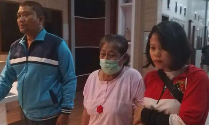 Ibu yang Bunuh Anaknya Sendiri di Kediri Dibawa ke RSJ Dr. Radjiman Lawang Ibu yang Bunuh Anaknya Sendiri di Kediri Dibawa ke RSJ Dr. Radjiman Lawang