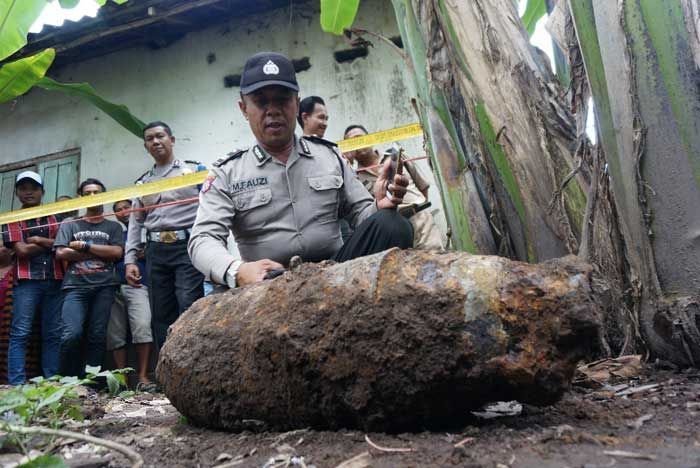 ​Hendak Beri Makan Ternak, Warga Semanding Tuban Malah Temukan Mortir