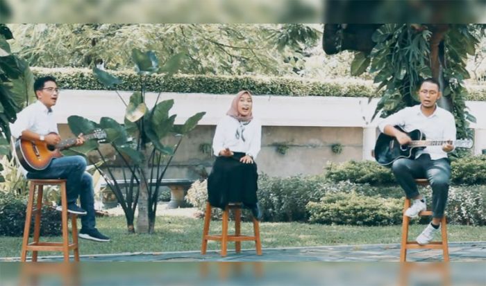 Hibur Warga, Staf Disbudpar Surabaya Ciptakan Lagu Lawan Virus Corona Hibur Warga, Staf Disbudpar Surabaya Ciptakan Lagu Lawan Virus Corona