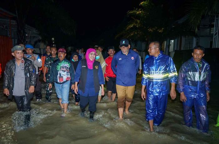 Tinjau Banjir Gresik, Gubernur Khofifah: Terkait Sistem Irigasi Regional Tinjau Banjir Gresik, Gubernur Khofifah: Terkait Sistem Irigasi Regional