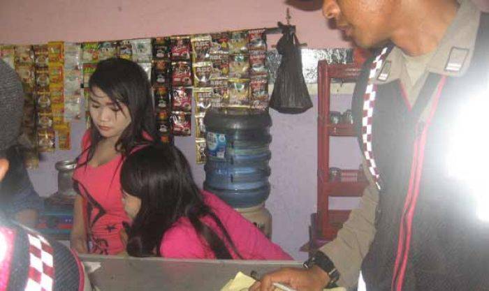 Satpol PP Gresik Gerebek Warung Penyedia PSK Satpol PP Gresik Gerebek Warung Penyedia PSK