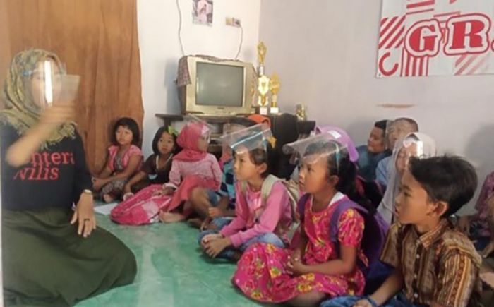 Berkat Rumah Baca Lentera Wilis, Anak-anak Pedesaan di Lereng Wilis Bisa Belajar Gratis Berkat Rumah Baca Lentera Wilis, Anak-anak Pedesaan di Lereng Wilis Bisa Belajar Gratis