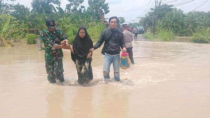 Hujan Deras, Luapan Kali Lamong Rendam 6 Desa di Balongpanggang Gresik