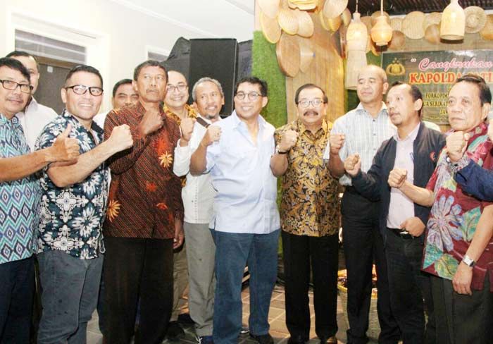 Terkait UMK, Gubernur Minta Pemda Tidak Buat Aturan Sendiri Terkait UMK, Gubernur Minta Pemda Tidak Buat Aturan Sendiri