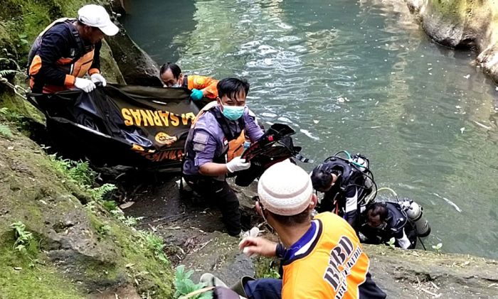 Pelajar SMK Tewas Tenggelam di Sungai Kali Biru Kediri Pelajar SMK Tewas Tenggelam di Sungai Kali Biru Kediri