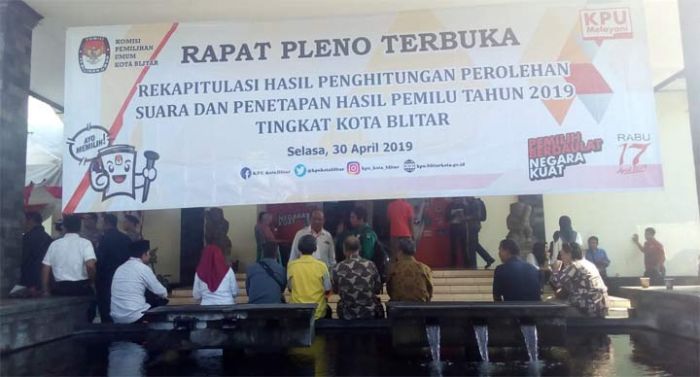 Ini Dia Wajah Baru yang Diprediksi Bakal Duduk di Kursi DPRD Kota Blitar Ini Dia Wajah Baru yang Diprediksi Bakal Duduk di Kursi DPRD Kota Blitar