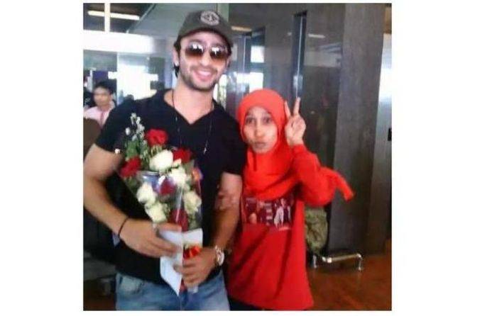 Shaheer Sheikh Langsung Disambut Wanita Ini Saat Tiba di Bandara