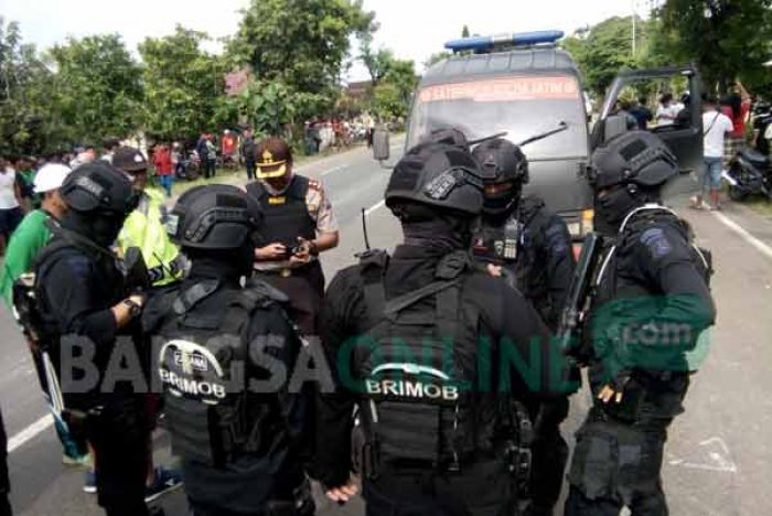 6 Pelaku Terduga Teroris di Tuban Sempat Keluarkan Tembakan, Warga Takut Pergi ke Ladang 6 Pelaku Terduga Teroris di Tuban Sempat Keluarkan Tembakan, Warga Takut Pergi ke Ladang
