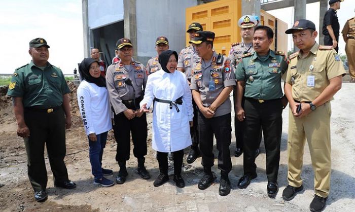 Siaga Hadapi Bencana Banjir, Wali Kota Risma Bersama Kapolrestabes Cek Rumah Pompa Sumber Rejo Siaga Hadapi Bencana Banjir, Wali Kota Risma Bersama Kapolrestabes Cek Rumah Pompa Sumber Rejo