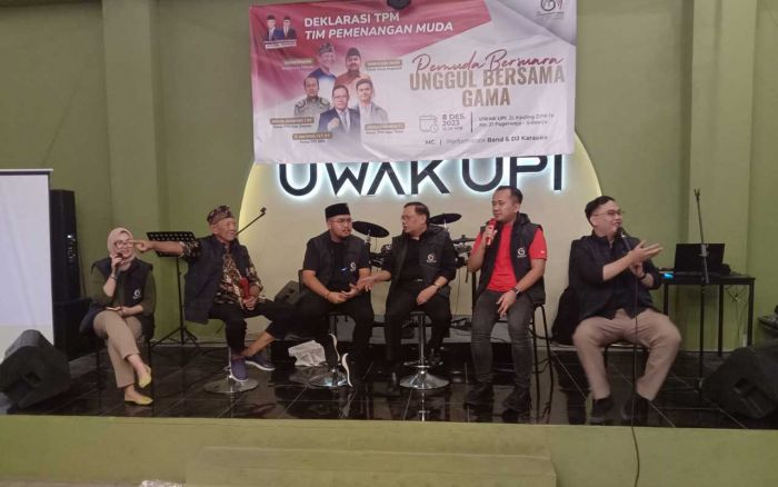 Anak Muda di Sidoarjo Deklarasikan Dukung Ganjar-Mahfud MD Anak Muda di Sidoarjo Deklarasikan Dukung Ganjar-Mahfud MD