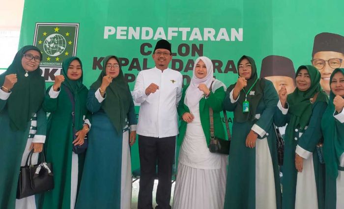 Ketua Srikandi Siap All Out Dukung Mas Dion Ketua Srikandi Siap All Out Dukung Mas Dion