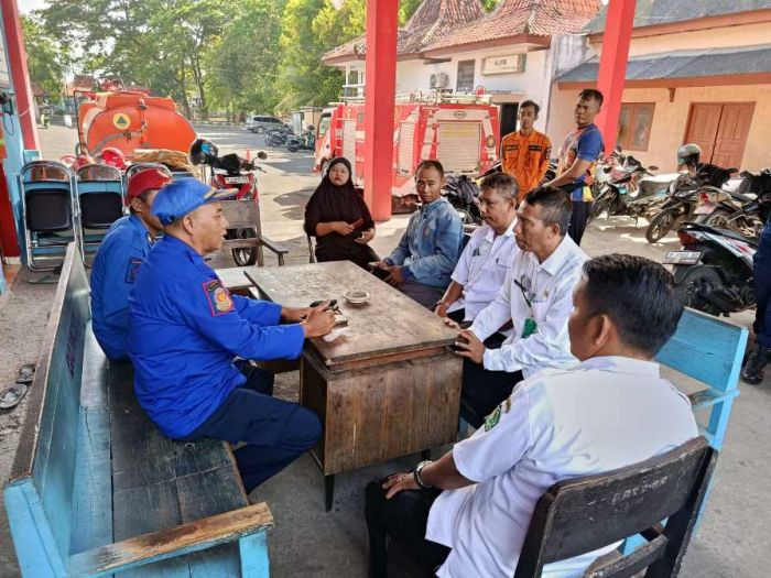 Bukan Kebakaran, Damkar Turun Tangan Padamkan Api Hubungan Pasutri yang Bertengkar di Pamekasan