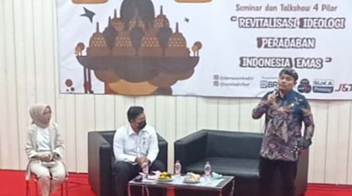 Sosialisasikan 4 Pilar Kebangsaan, Anggota DPR RI ini Gandeng Mahasiswa IAIN Kediri Sosialisasikan 4 Pilar Kebangsaan, Anggota DPR RI ini Gandeng Mahasiswa IAIN Kediri
