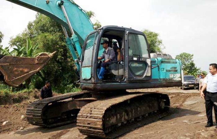DPRD Jombang Dukung Polres Tindak Tegas Penambang Galian C Ilegal DPRD Jombang Dukung Polres Tindak Tegas Penambang Galian C Ilegal