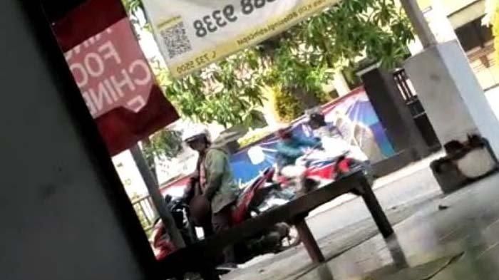 Edan, saat Puasa, Pemotor Pria Onani di Depan Wanita Muda Penjaga Depo Air Isi Ulang Edan, saat Puasa, Pemotor Pria Onani di Depan Wanita Muda Penjaga Depo Air Isi Ulang