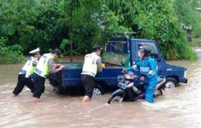 Hujan Lebat dan Longsor di Ponorogo, Satu Tewas Hujan Lebat dan Longsor di Ponorogo, Satu Tewas