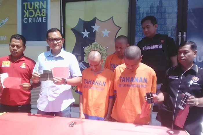 Komplotan Pemeras Berkedok Istri Polisi Dibekuk Satreskrim Polresta Sidoarjo Komplotan Pemeras Berkedok Istri Polisi Dibekuk Satreskrim Polresta Sidoarjo