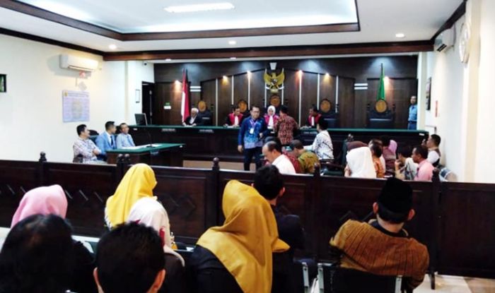 Sidang Pertama Citizen Law Suit, Penggugat Minta Hakim Tangguhkan SK Panitia Angket DPRD Jember Sidang Pertama Citizen Law Suit, Penggugat Minta Hakim Tangguhkan SK Panitia Angket DPRD Jember