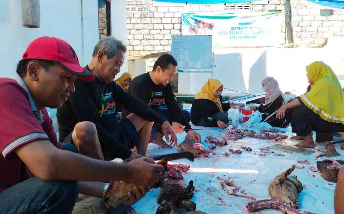 Idul Adha 1444 H/2023, Lumbung Kebaikan Kediri Sembelih Kurban dan Dibagikan ke Warga Idul Adha 1444 H/2023, Lumbung Kebaikan Kediri Sembelih Kurban dan Dibagikan ke Warga