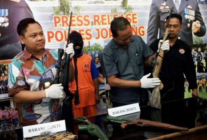 Simpan Senpi Rakitan Sejak 2004, Dua Warga Jombang Diamankan Polisi