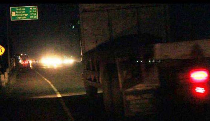 Gelap, Kondisi PJU di Jalan Nasional Dikeluhkan Pengendara di Jombang Gelap, Kondisi PJU di Jalan Nasional Dikeluhkan Pengendara di Jombang