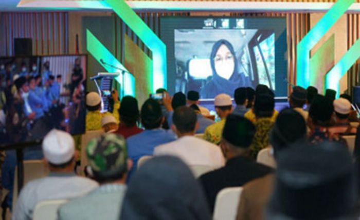 ​Hadir Virtual di Acara Halakah, Bupati Ipuk Ajak Guru Ngaji di Banyuwangi Manfaatkan Teknologi