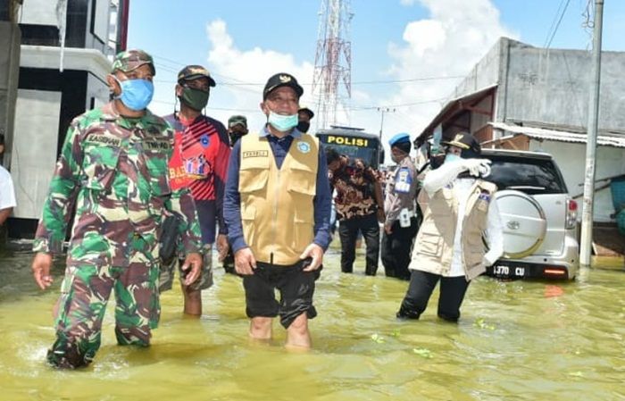 12 Kecamatan di Lamongan Diterjang Banjir, 7.461 Rumah Warga Tergenang 12 Kecamatan di Lamongan Diterjang Banjir, 7.461 Rumah Warga Tergenang