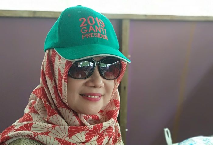 Masyarakat Pacitan Berburu Atribut #2019GantiPresiden Masyarakat Pacitan Berburu Atribut #2019GantiPresiden