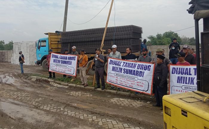 Proyek Pembangunan Gedung Barang Bukti Kejati Jatim di Mojokerto Didemo Massa Proyek Pembangunan Gedung Barang Bukti Kejati Jatim di Mojokerto Didemo Massa