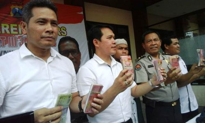 Polda Jatim Ungkap Kasus Penggandaan Uang yang Libatkan Gus Akbar Pasuruan Polda Jatim Ungkap Kasus Penggandaan Uang yang Libatkan Gus Akbar Pasuruan