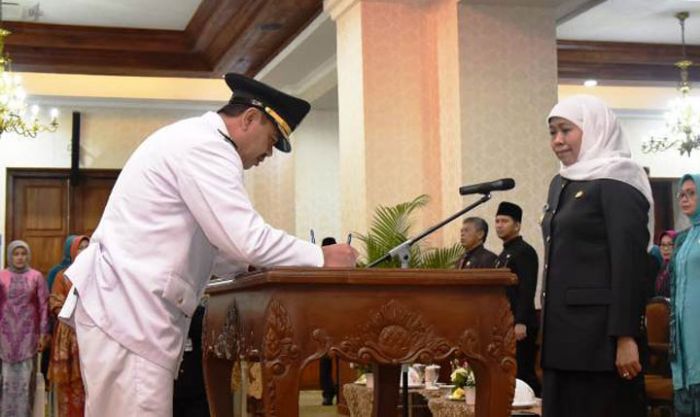 Pungkasiadi Dilantik Jadi Bupati Mojokerto, Ini Pesan Penting dari Gubernur Khofifah