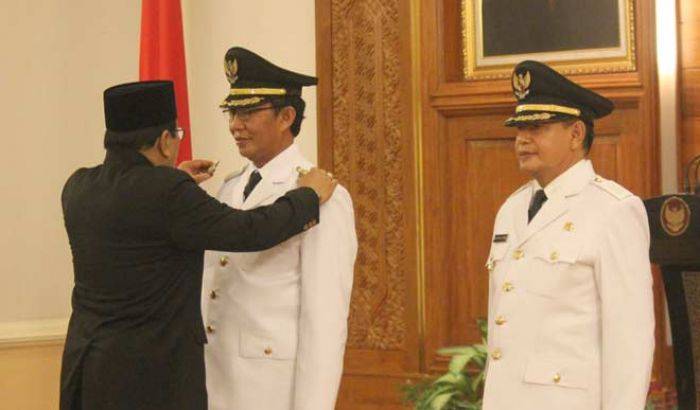 Dilantik, Bupati Tuban Janji akan Terus Tingkatkan Kesejahteraan Rakyat Dilantik, Bupati Tuban Janji akan Terus Tingkatkan Kesejahteraan Rakyat