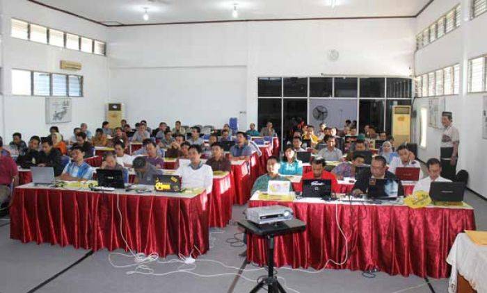 Gencar Isu Calon Tunggal, KPU Surabaya Tetap Sosialisasikan Pilwali 2015 Gencar Isu Calon Tunggal, KPU Surabaya Tetap Sosialisasikan Pilwali 2015