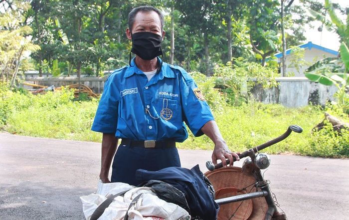 Terima Pembagian Si Jamal, Seorang Jukir di Kota Kediri Tak Pusingkan Cicilan