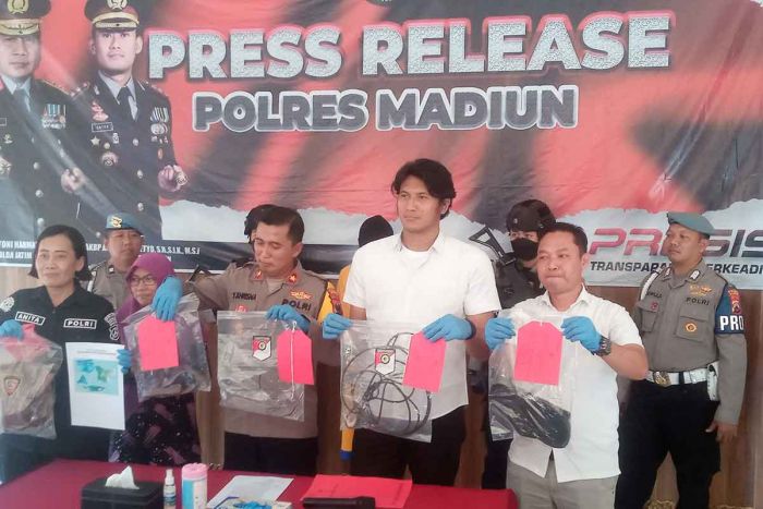 Polres Madiun Tangkap Pelaku Pembunuhan Sadis di Dolopo Polres Madiun Tangkap Pelaku Pembunuhan Sadis di Dolopo